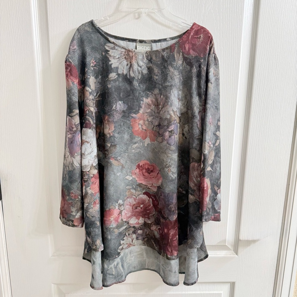 Niche Floral Gray and Rose Long-Sleeve Women's Blouse